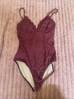 Women’s  Lace-Texture One Piece Swimsuit in Deep Plum